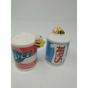 Shoebox Bee Salt And Pepper Shaker Set Great Table